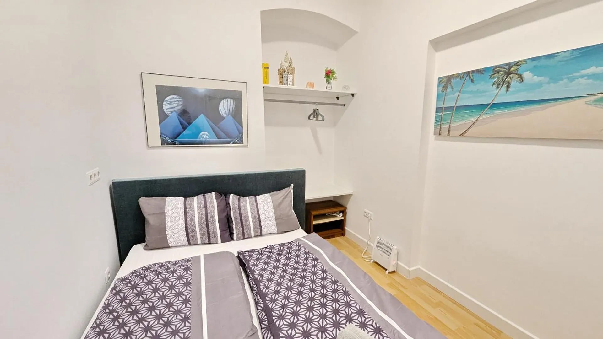 Cozy Rooms In Lugner City Area Vienna 0*,  Austria