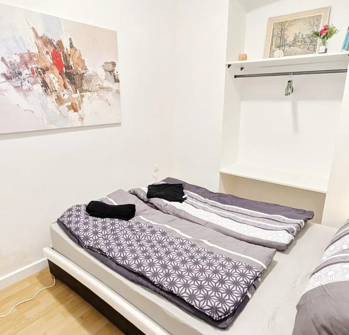 Cozy Rooms In Lugner City Area Vienna 0*,  Austria