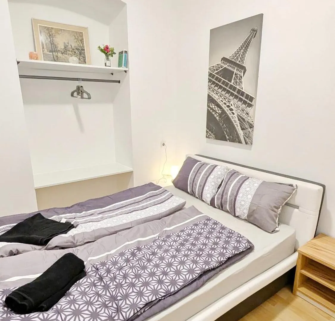Cozy Rooms In Lugner City Area Vienna