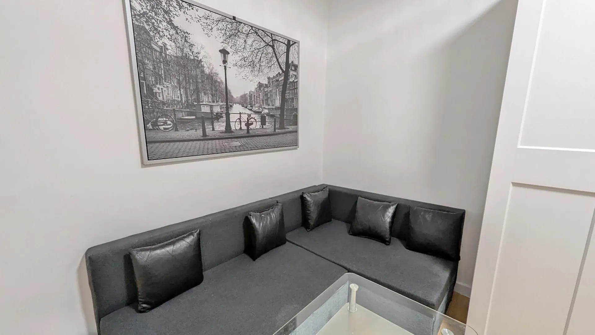 Homestay Cozy Rooms In Lugner City Area Vienna Austria